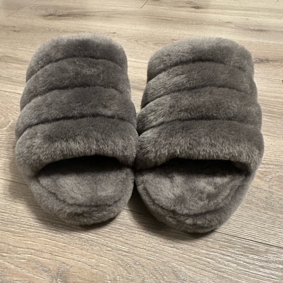 UGG Fluff Yeah Slides - Picture 3 of 8